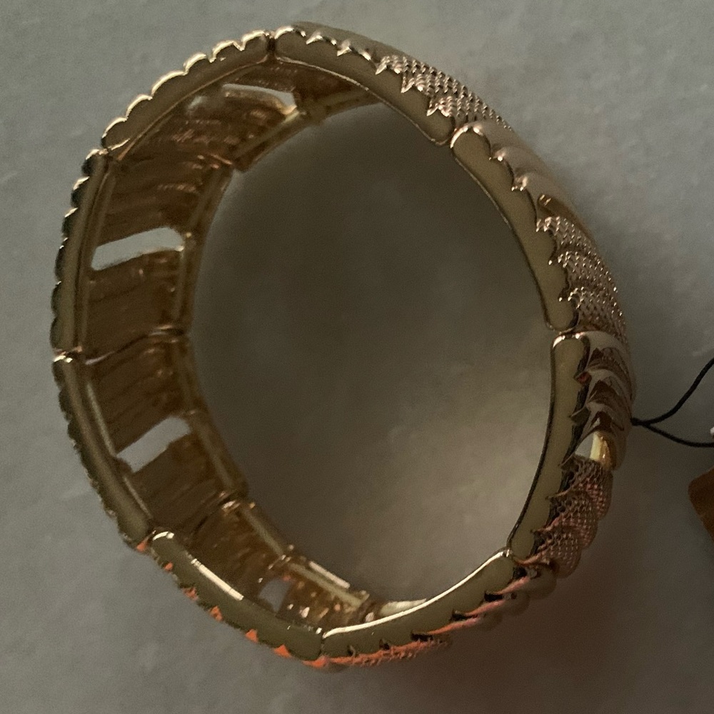 Monet Gold Chucky Stretch Bangle - Picture 2 of 3